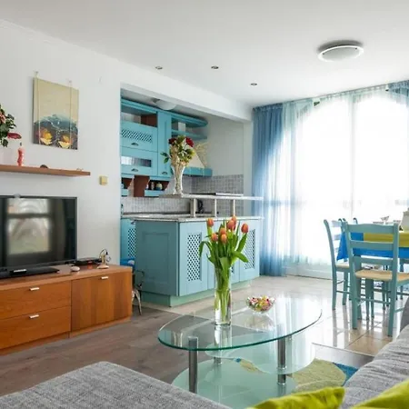 Lora - Two-bedroom With Terrace And Sea View