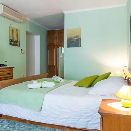 Lora - Two-bedroom With Terrace And Sea View شقة دوبروفينك